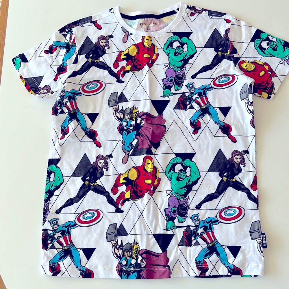 NWOT Reserved Marvel Boy's Short Sleeve White T-shirt Size 140cm